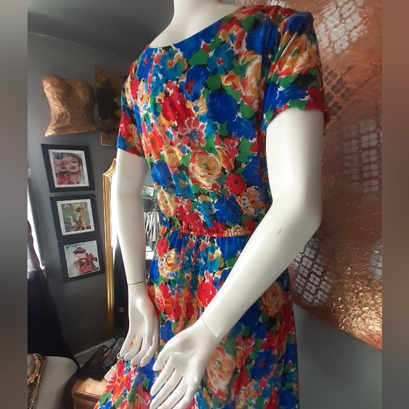 Vintage Floral Multicolor Midi Dress - Picture 2 of 16